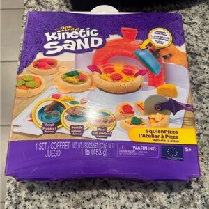 Kinetic Sand Pizza Playset - Purple and Red